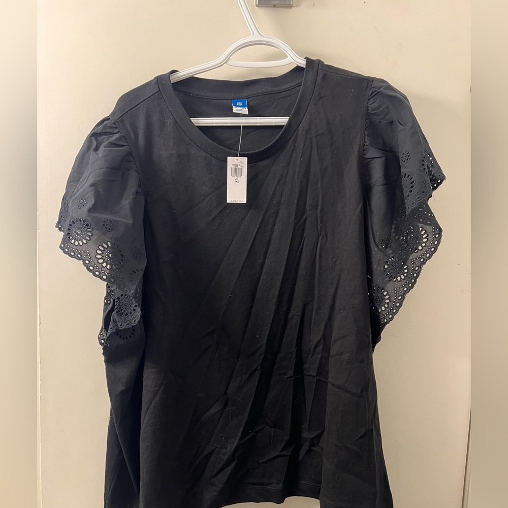 Old Navy Black Eyelet Sleeve Tee